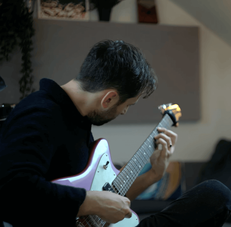 How To Play Dreamy Ambient Lofi Guitar (With Chords!) – Mondo Loops